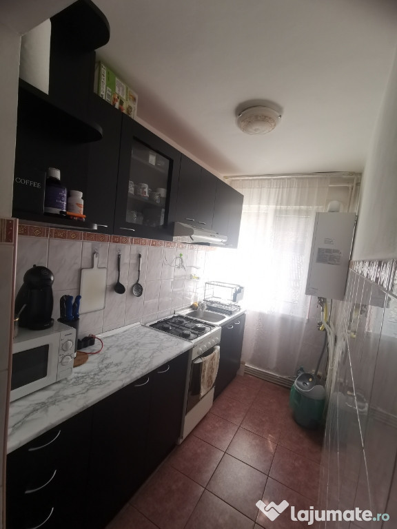 Aparent 3 camere