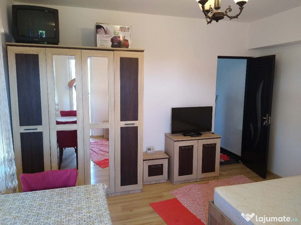 Persoana fizica inchiriez ap 1 camera Rond Vechi CUG