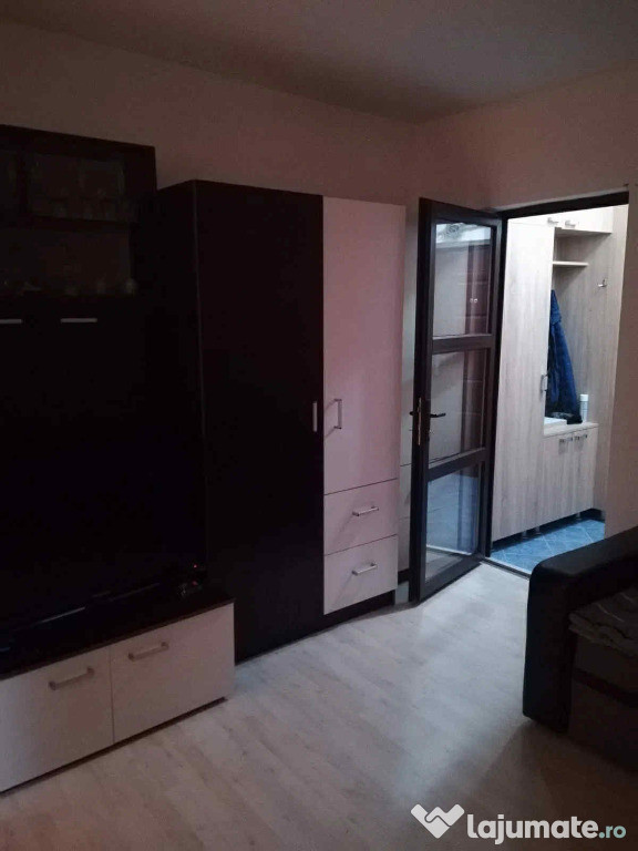 Garsoniera semidecomandata - zona Grivitei