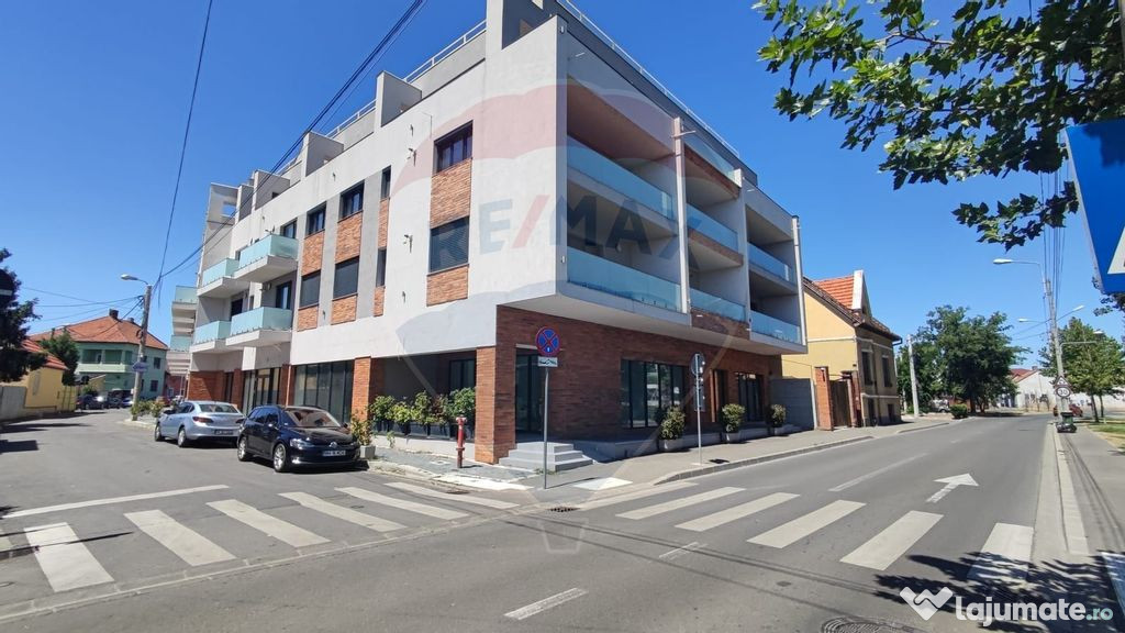 Spațiu comercial ori birouri de închiriat, zona ultrace...