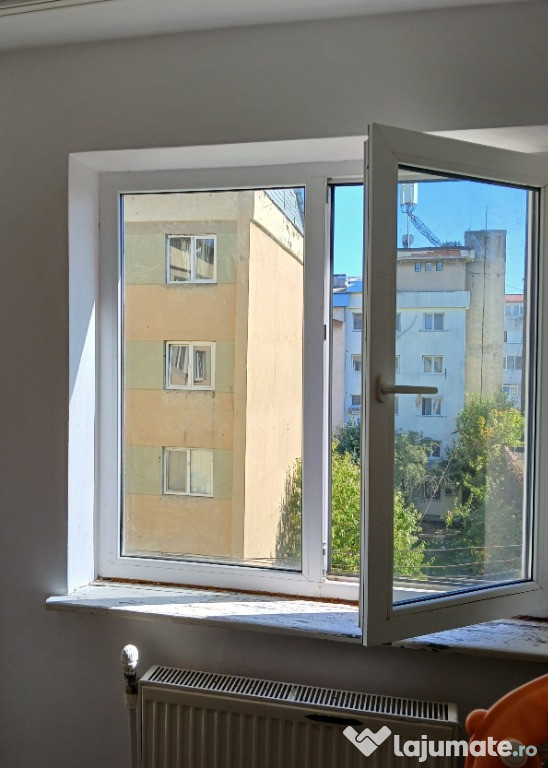 Direct proprietar. Apartament 2 camere, zona centru.