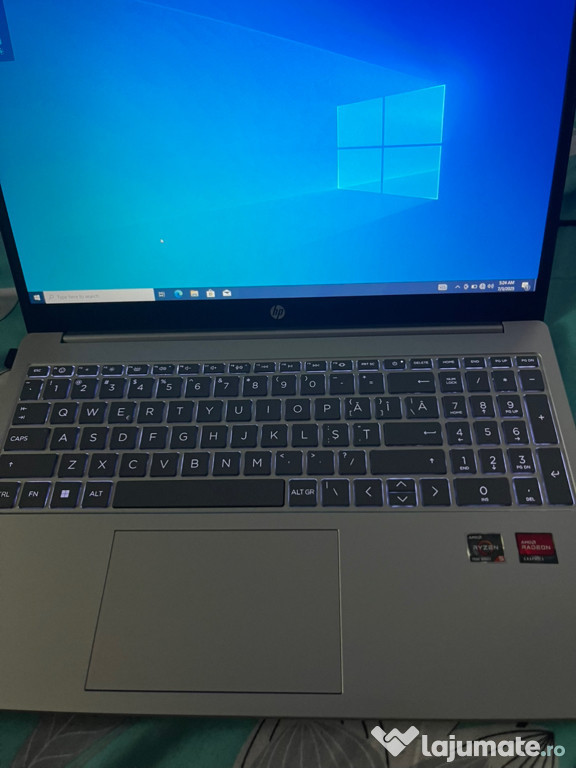 Vând Laptop HP AMD
