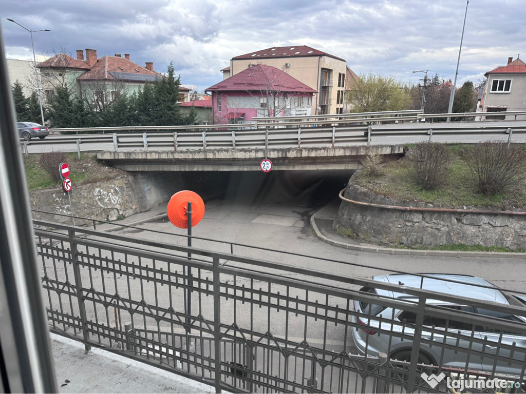 Persoana fizica vand 2 case langa Hotel Confort Cluj Napoca