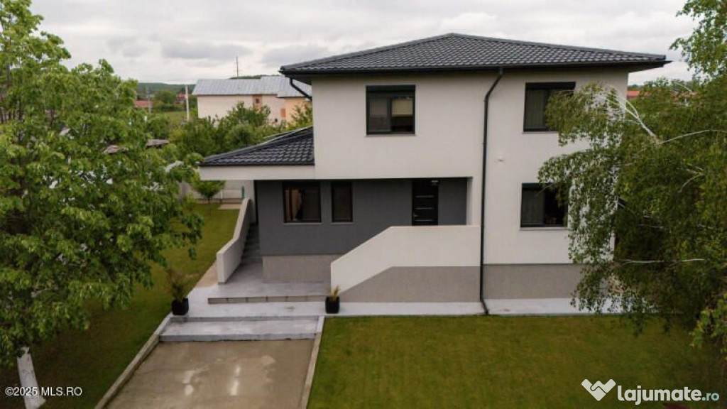 Bascov - Labusesti, Casa P+E, garaj, teren 809 mp