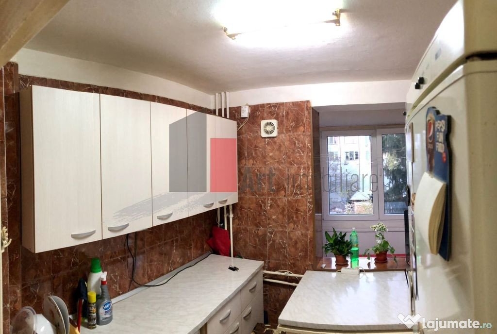 Vânzare apartament 3 camere Piața Sudului - Secuilor