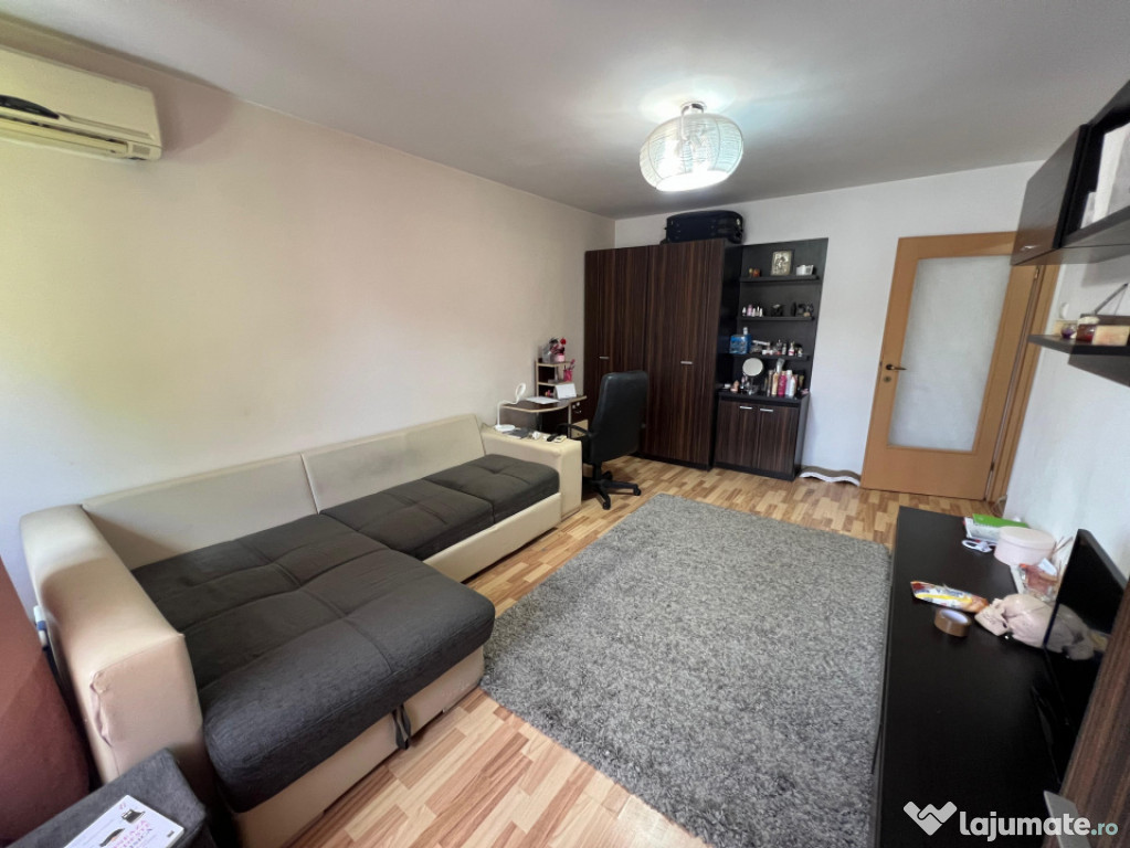 Apartament 1 camera decomandat Podul de Fier -Targu Cucu