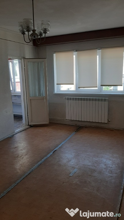 Particular, apartament cu 2 camere, în Constanța, Km. 4-5, Aurel