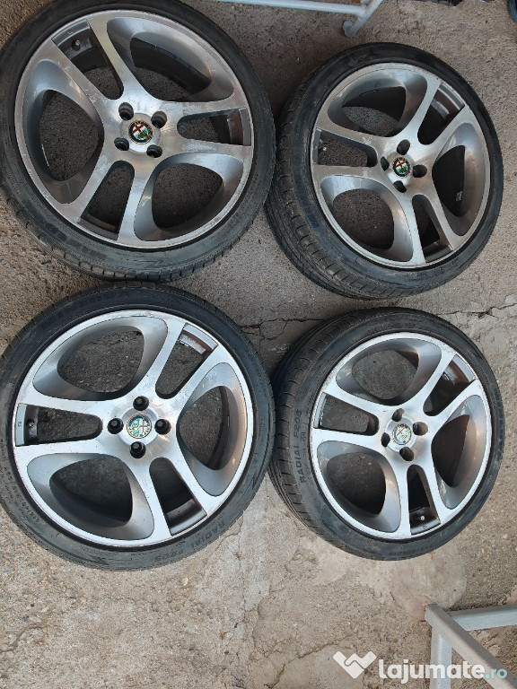 Jante aliaj cu anvelope de vara Alfa Romeo Mito