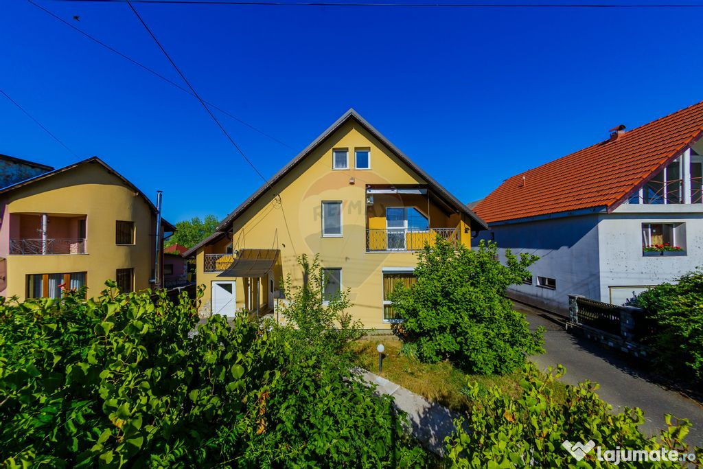 Casă / Vilă cu 7 camere de vânzare