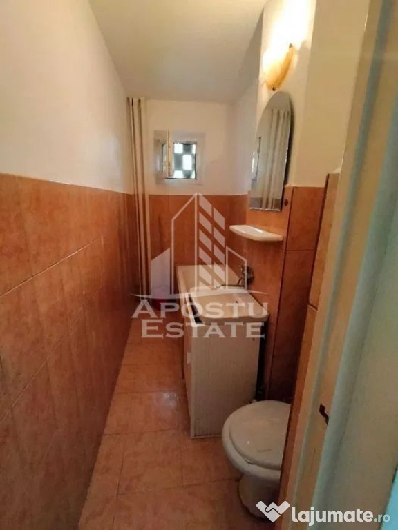 Apartament cu 2 camere, semidecomandat, etajul 2, zona Sa...