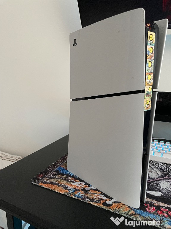 Vând PlayStation 5 Slim