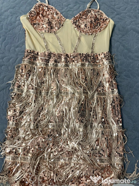 Rochie roz cu paiete- specială