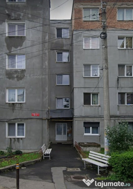 Vând apartament cu 2 camere decomandate