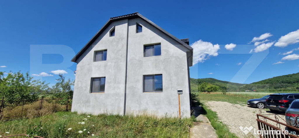 Casa cu Mansarda, 220mp in Zona Colldau, 3 km de Beclean