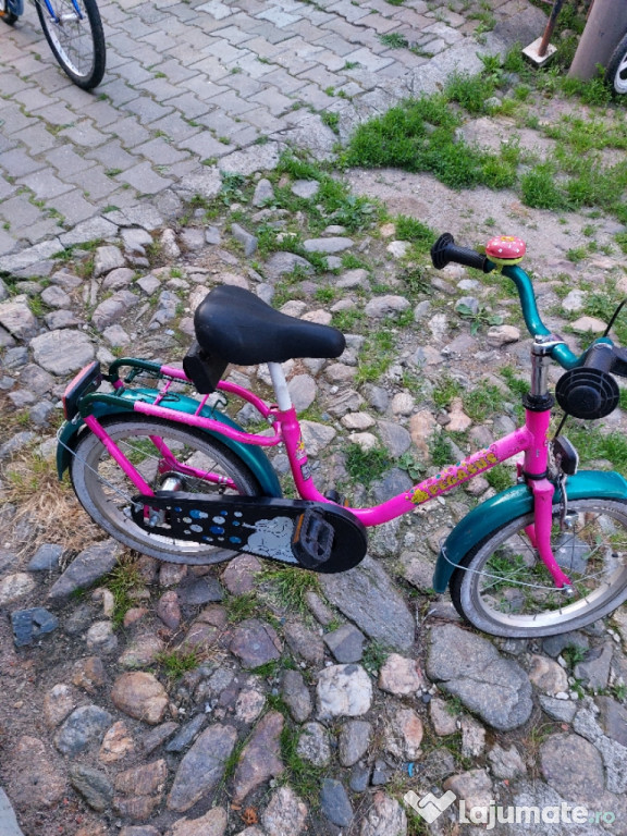 Vând bicicleta de copii
