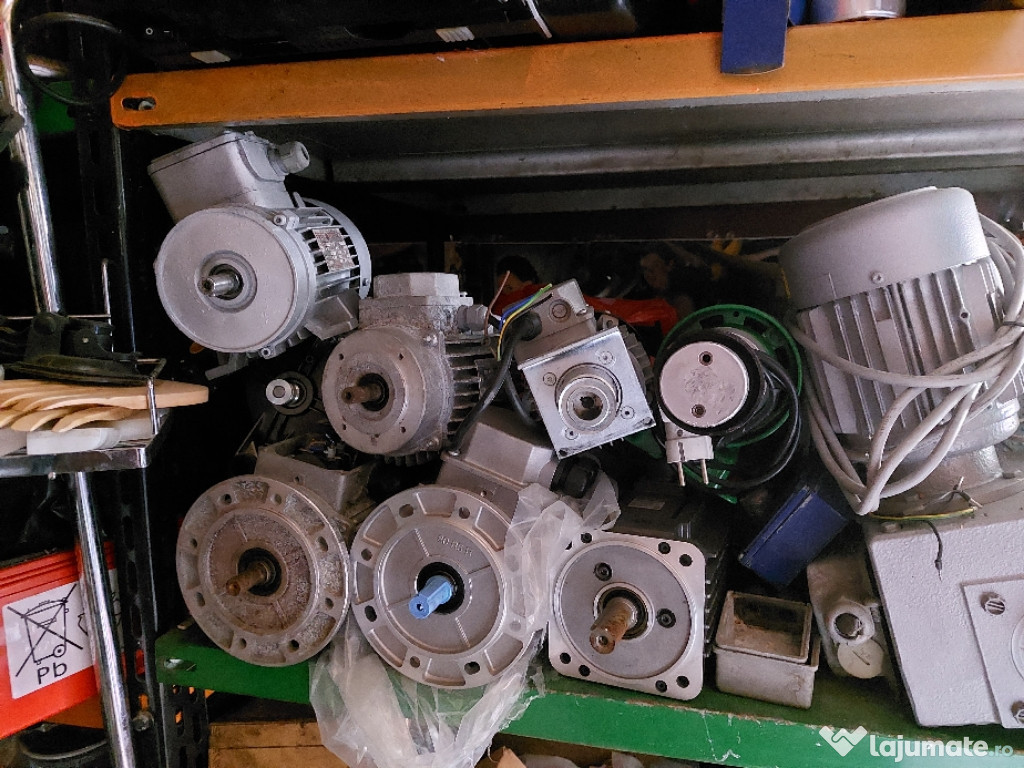 Vând motor electric trifazice