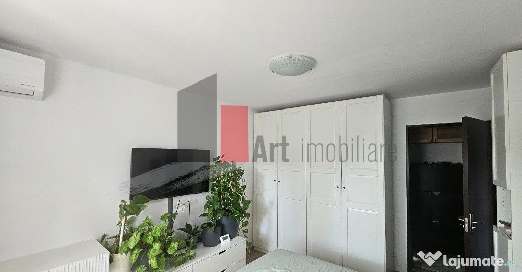 Apartament cu 3 camere de vanzare in zona Chibrit/1 Mai/C...