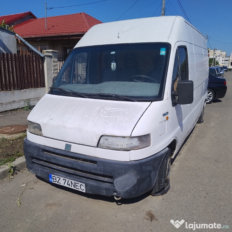 Dezmembrez sau vând întreagă