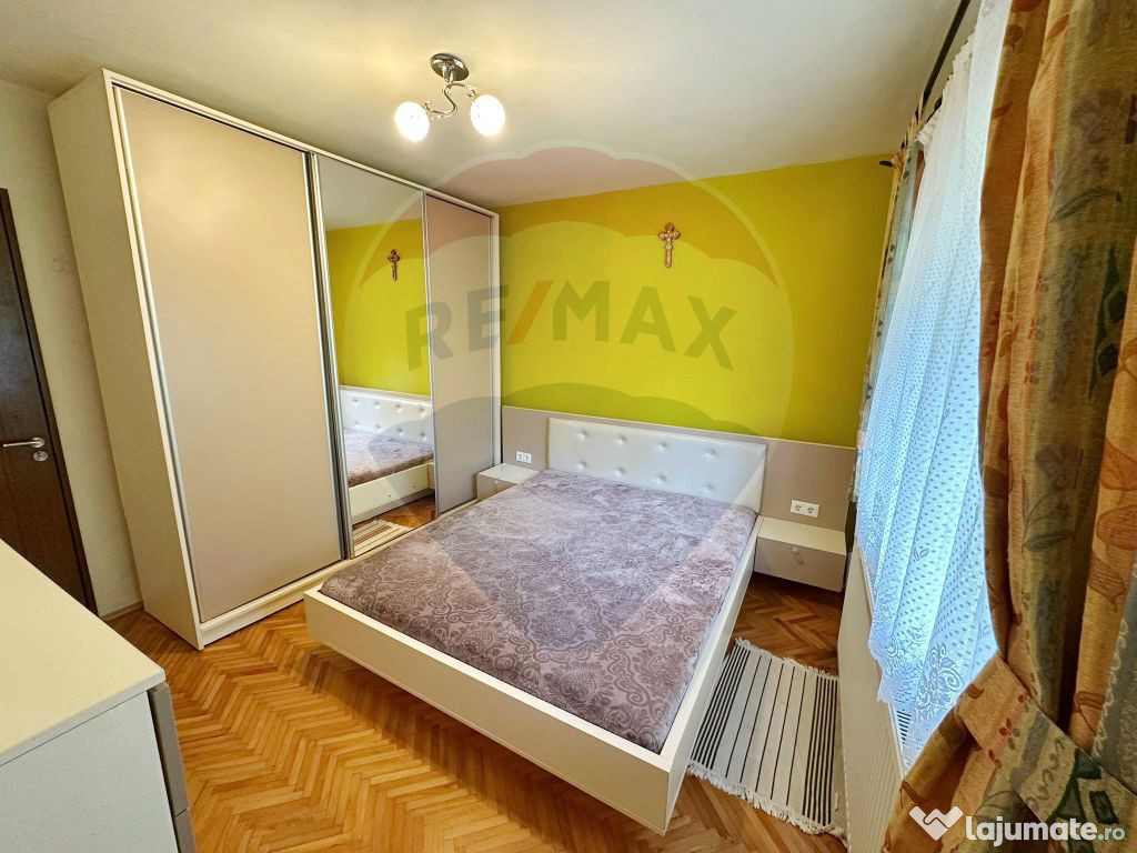 Apartament cu 3 camere de închiriat în zona Hotvon