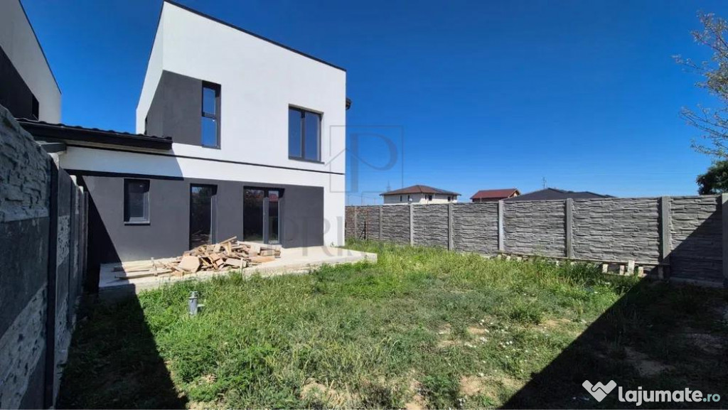 GIROC - Duplex despartit prin camera - 4 Camere - Toate util