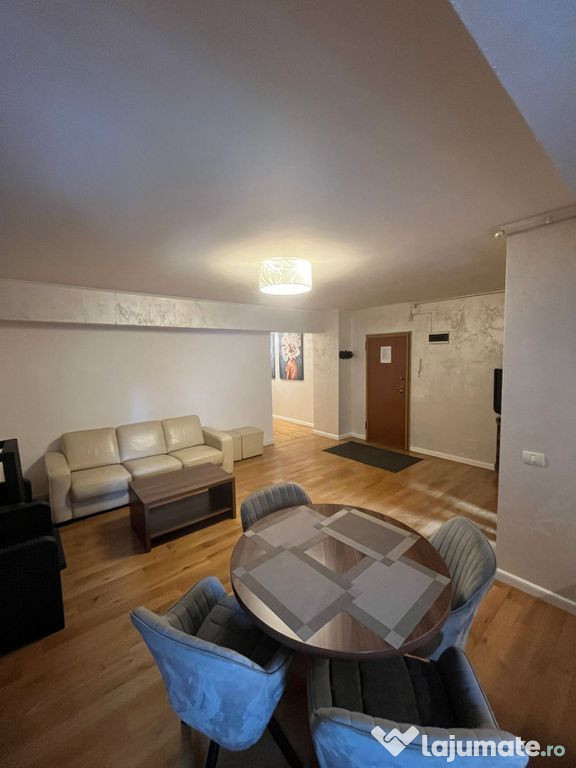 Apartament 3 camere decomandat Mamaia