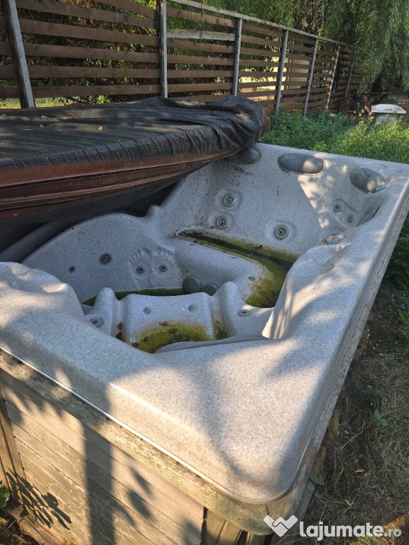 Vindem jacuzzi marca Valterra