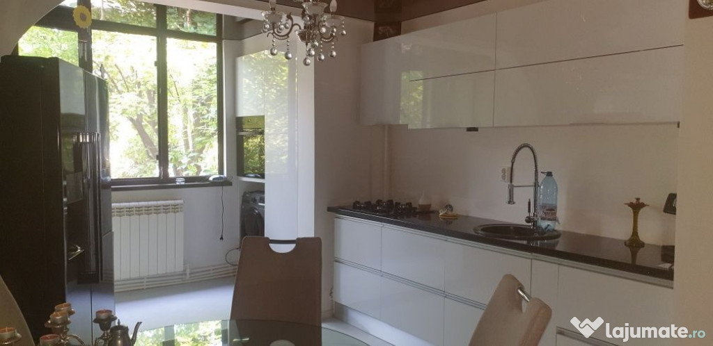 Apartament 3 camere de vanzare – Tiglina 2, stradal, re...