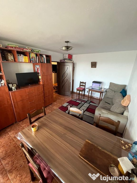 Apartament 3 camere Cet