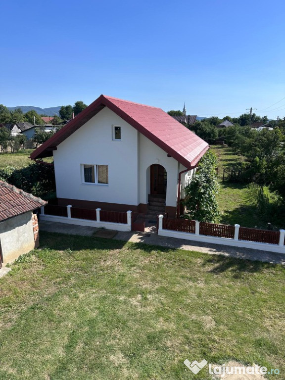Casă mică finisată + casă mare semifinisată în Mireșu Mare