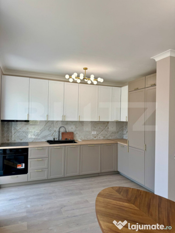 Apartament 3 camere, 94 mp, 2 bai, parcare, bloc nou, zona I