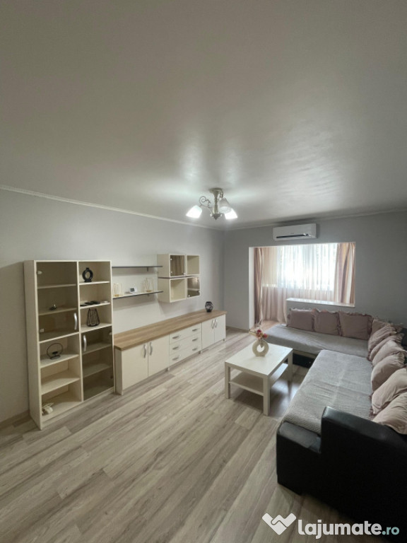 Apartament de 3 camere decomandat,etaj 1, 2 bai, boxa 24mp,