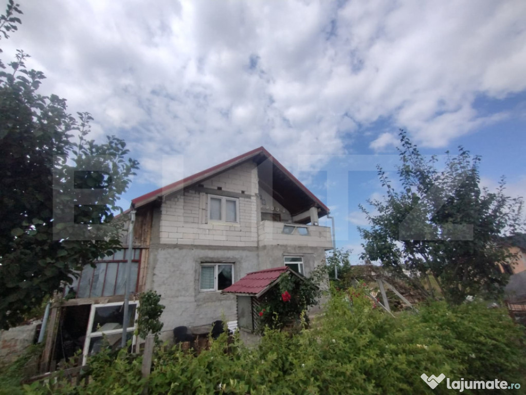 Casa 120 mp,6 camere,2 nivele,zona Beclean