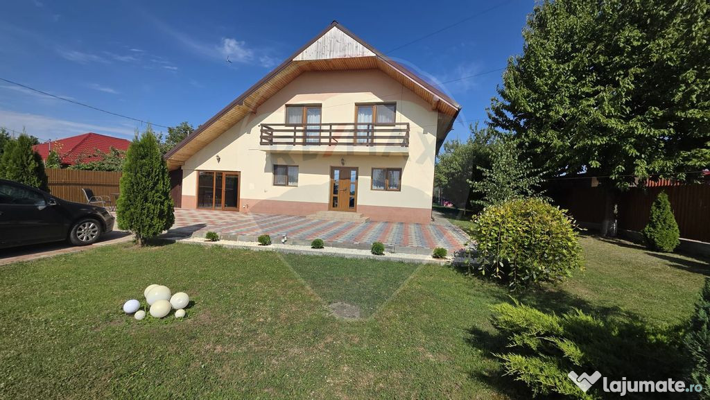 Casă / Vilă cu 5 camere de vânzare în zona Central