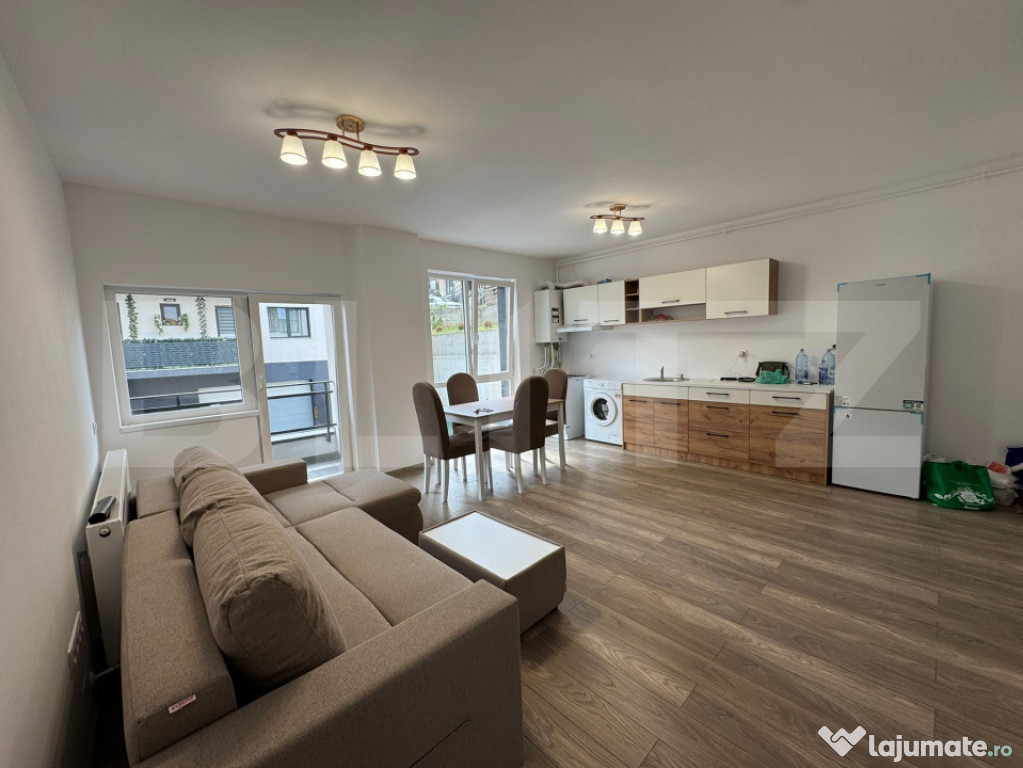 Apartament 3 camere, 2 bai, parcare, prima inchiriere, zona