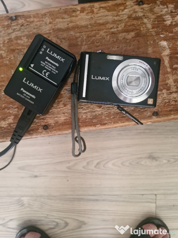 Vând Aparat foto Panasonic