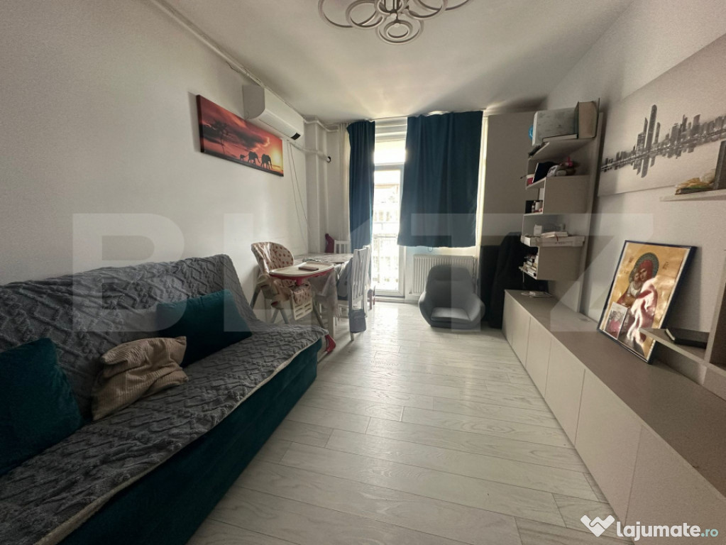 Apartament 3 camere, 2 bai, intermediar, parcare, ansamblul