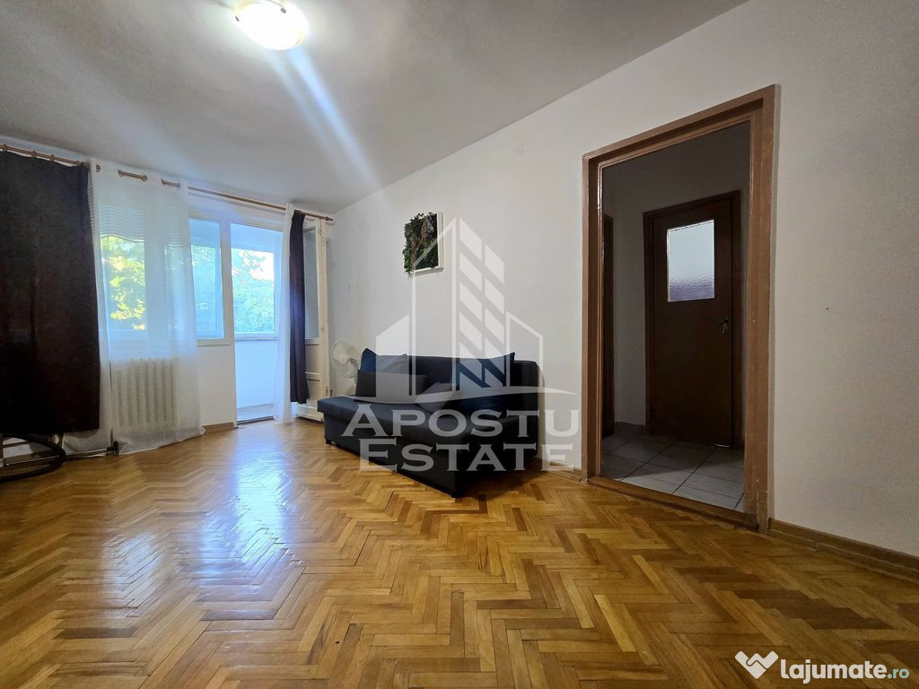 Apartament cu 2 camere, decomandat, etaj intermediar, zon...