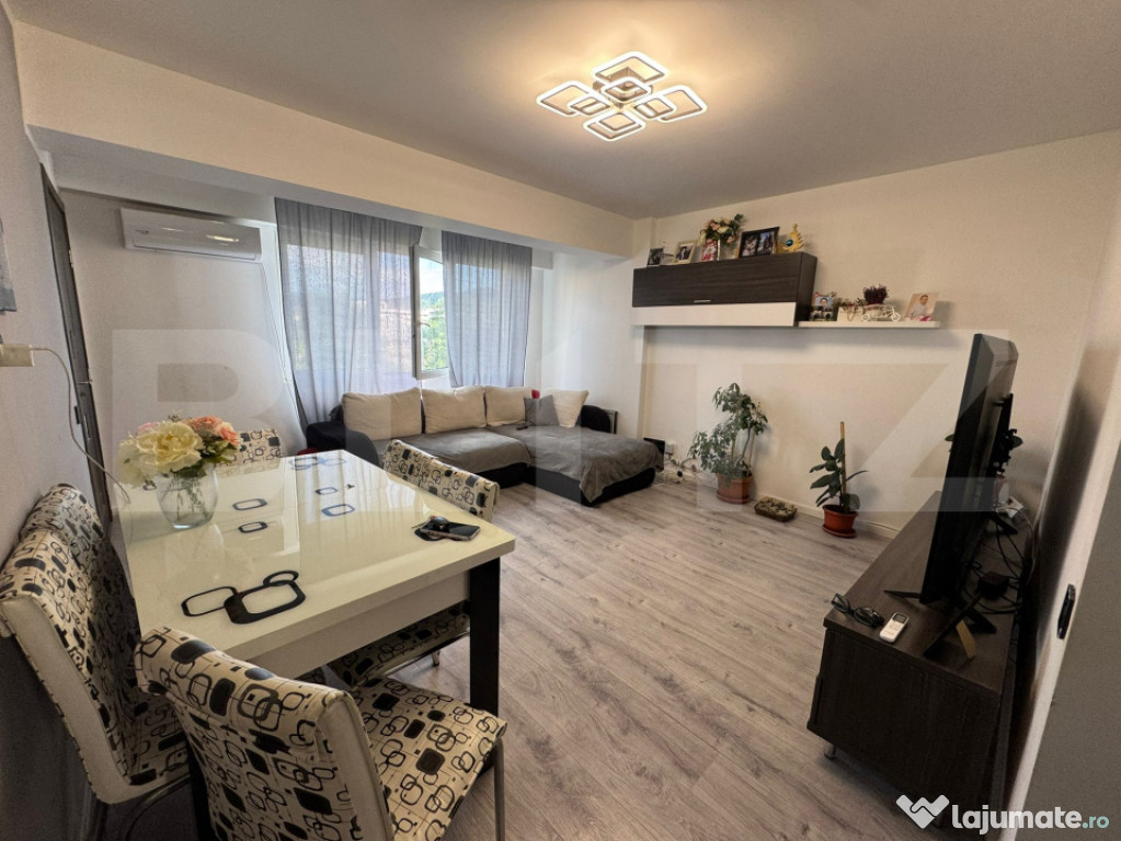 Apartament 3 camere, 69 mp, parcare, zona Eroilor