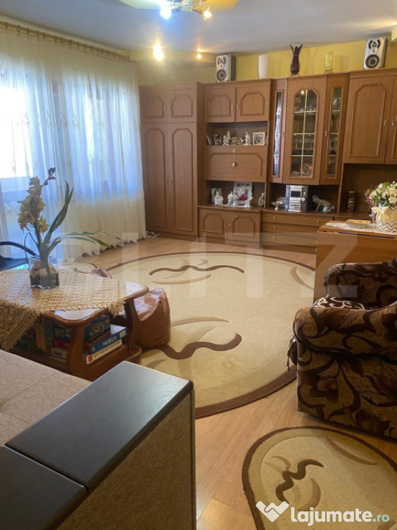 Apartament 2 camere, decomandat, zona Subcetate