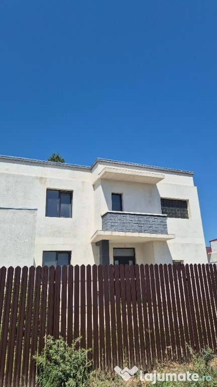 Casă cu etaj 208 mp, curte și balcon – Potoceni, Buzău – 120.888 €
