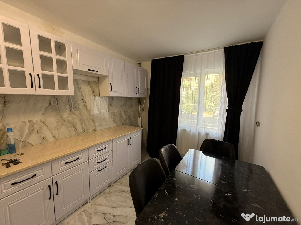 Apartament 2 camere,parter,zona Piata Centrala
