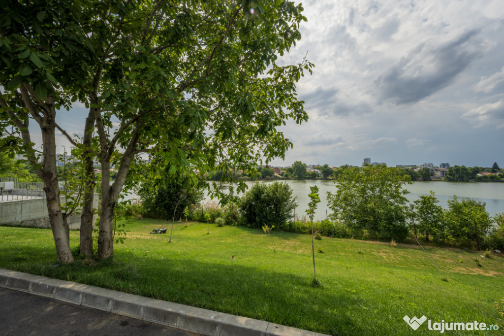 Apartament Modern cu Vedere la Lac - Complex Privat pe Malul