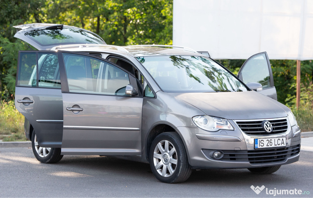 Vând Volkswagen Touran