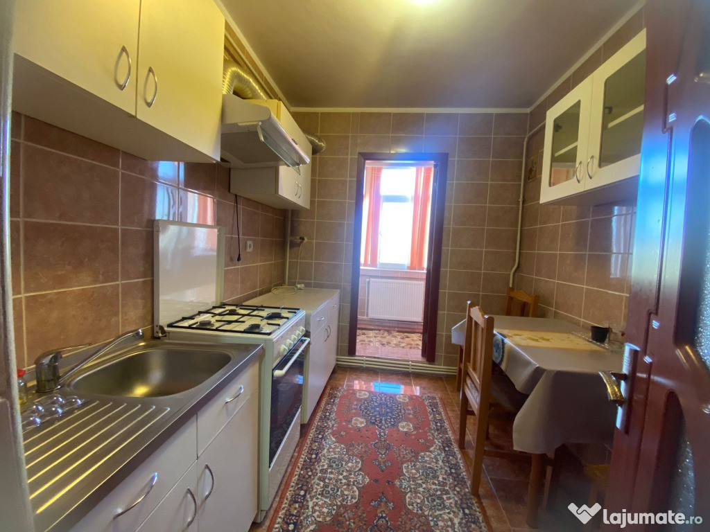 Apartament 2 cam decomandat, centrală termică, mobilat și utilat