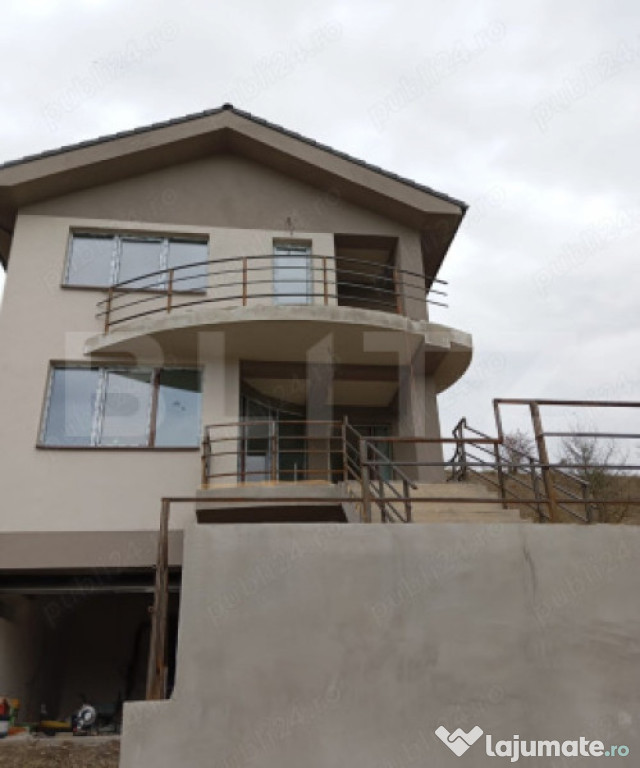 Casa individuala, 5 camere, 180 mp utili, garaj, panorama sp