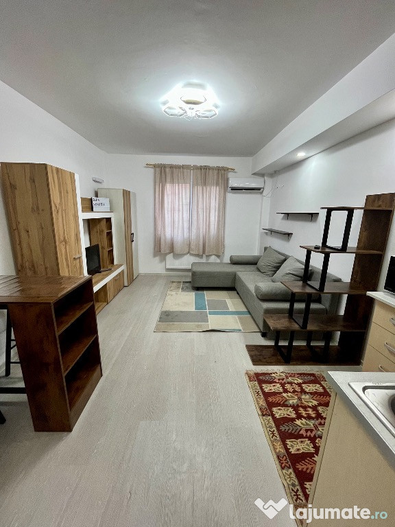 Studio nou, utilități incluse, metrou 1 Decembrie 5 min., proprietar
