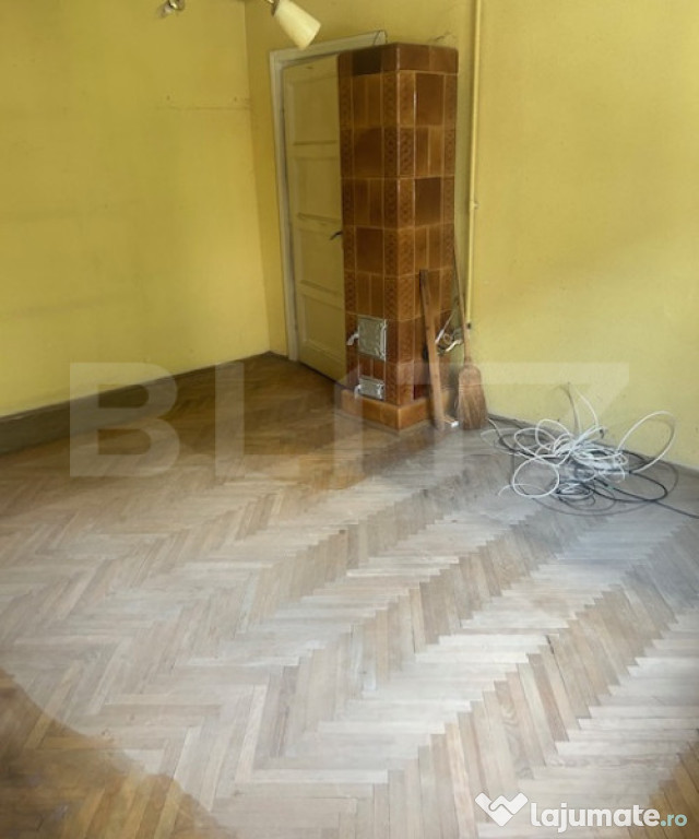Apartament 2 camere, necesita renovare; zona Centrala, str.