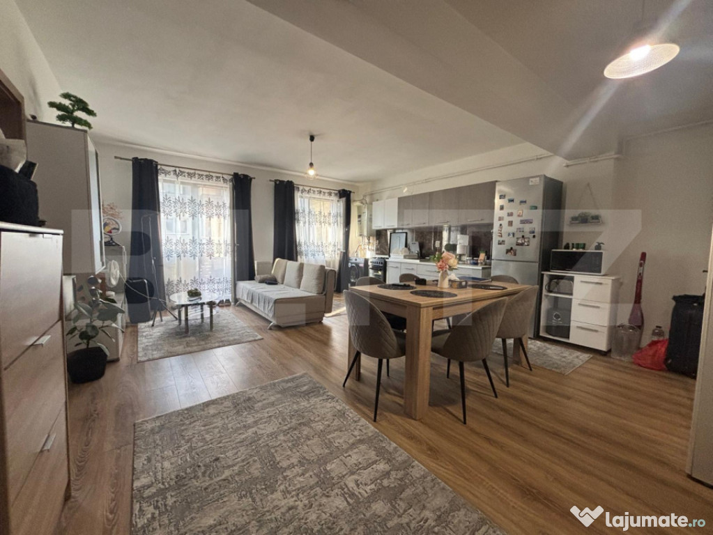 Apartament de vanzare, 2 camere, 51 mp, etaj intermediar, zo