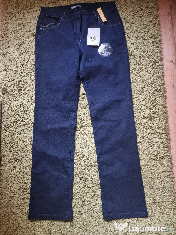Jeanşi drepti cu stretch marimea 12R