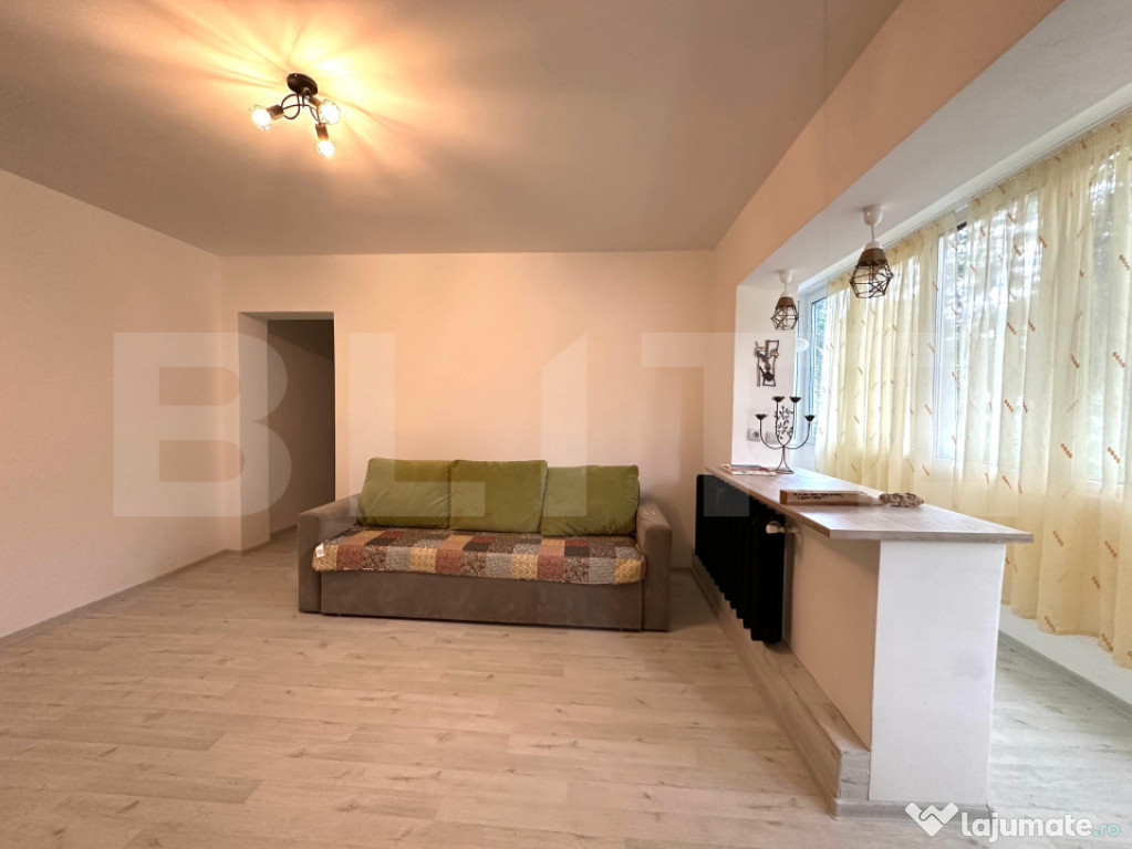 Apartament de închiriat, cu 3 camere, semidecomandat, 80 mp